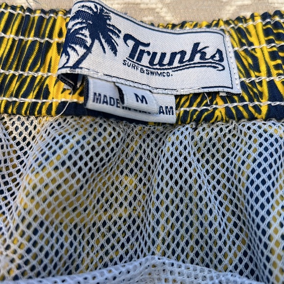 Trunks Surf and Swim Board Shorts - M - Picture 2 of 5